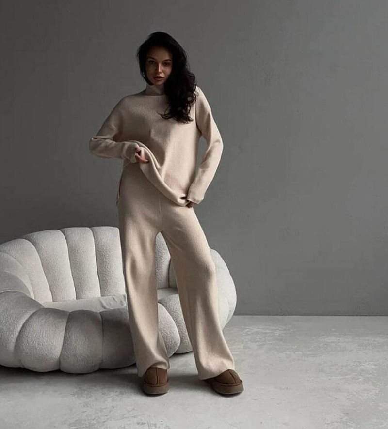 ハイネック ニットセーター