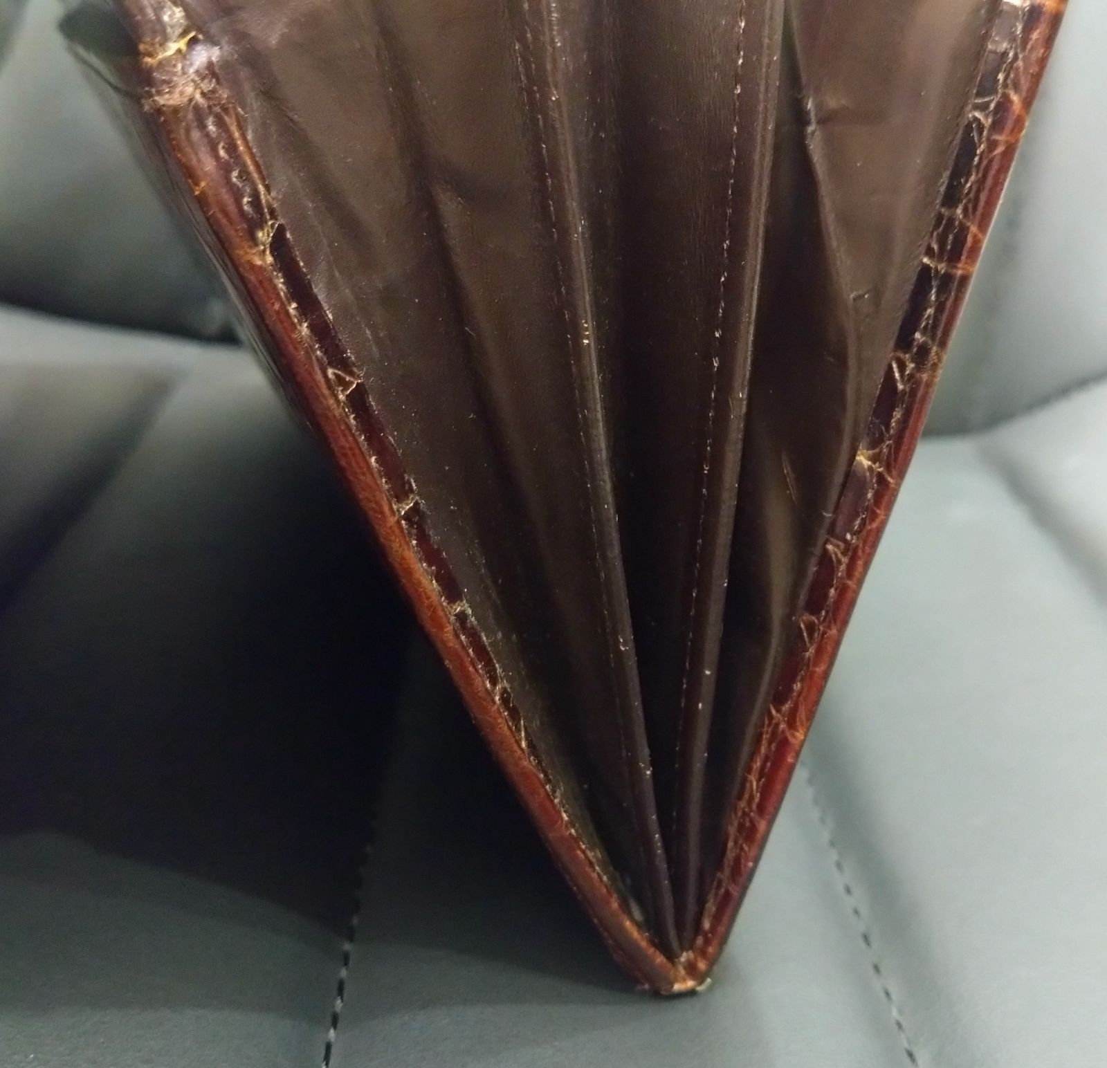 962 ヴィンテージ！ VERSACE ヴェルサーチ クロコ型押し 長財布