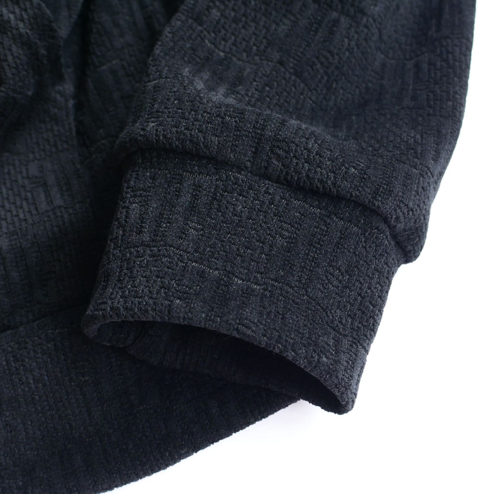 dt093●S●M●L●XL●XXL●選択可●ミラノの街着●MMメイドインイタリー●25-26秋冬●凹凸ジャカード調が大人のパーカー●黒●メンズ