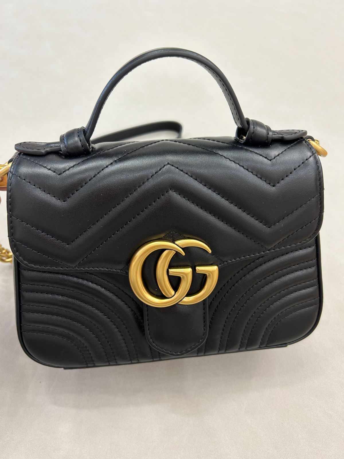 GUCCI GGマーモント キルティング スモールショルダーバッグ 443497