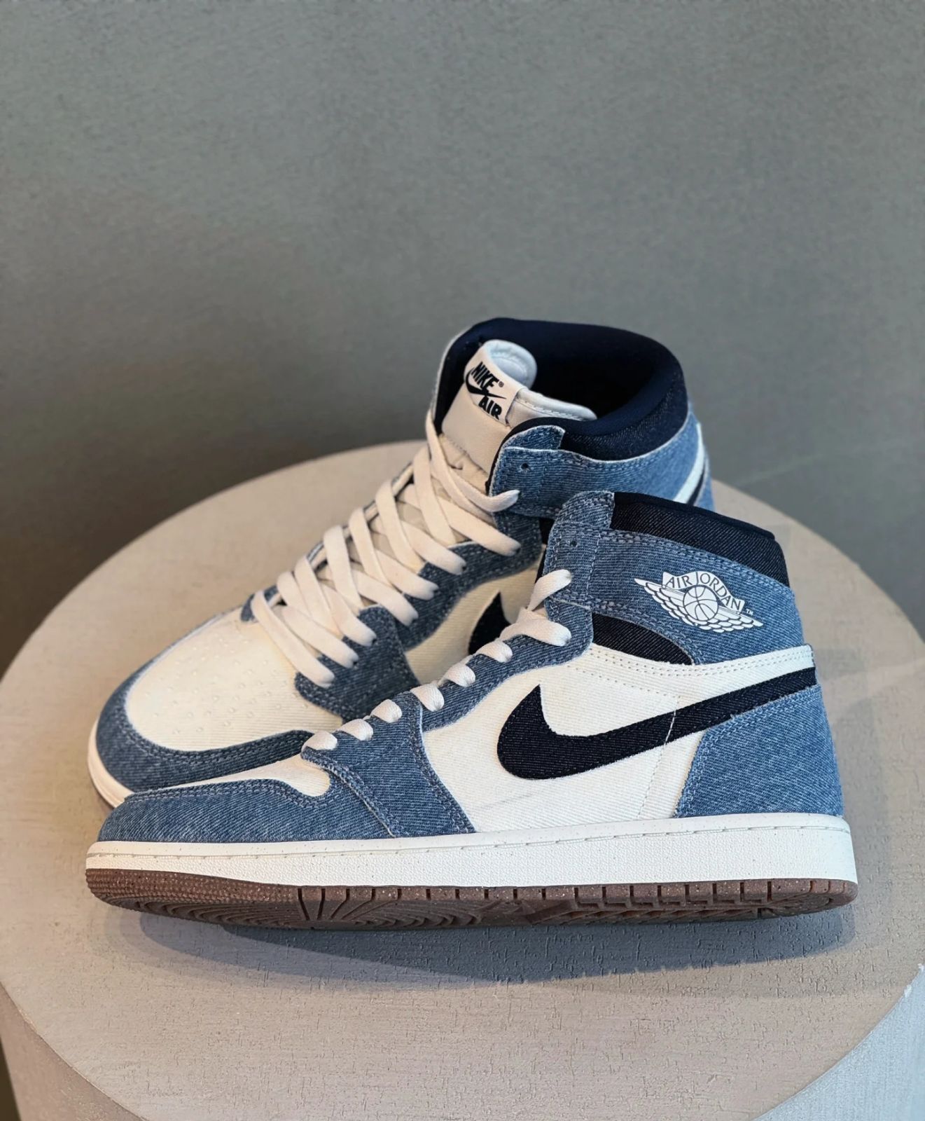 Nike Air Jordan 1 Retro High OG "Denim" FQ2947-100