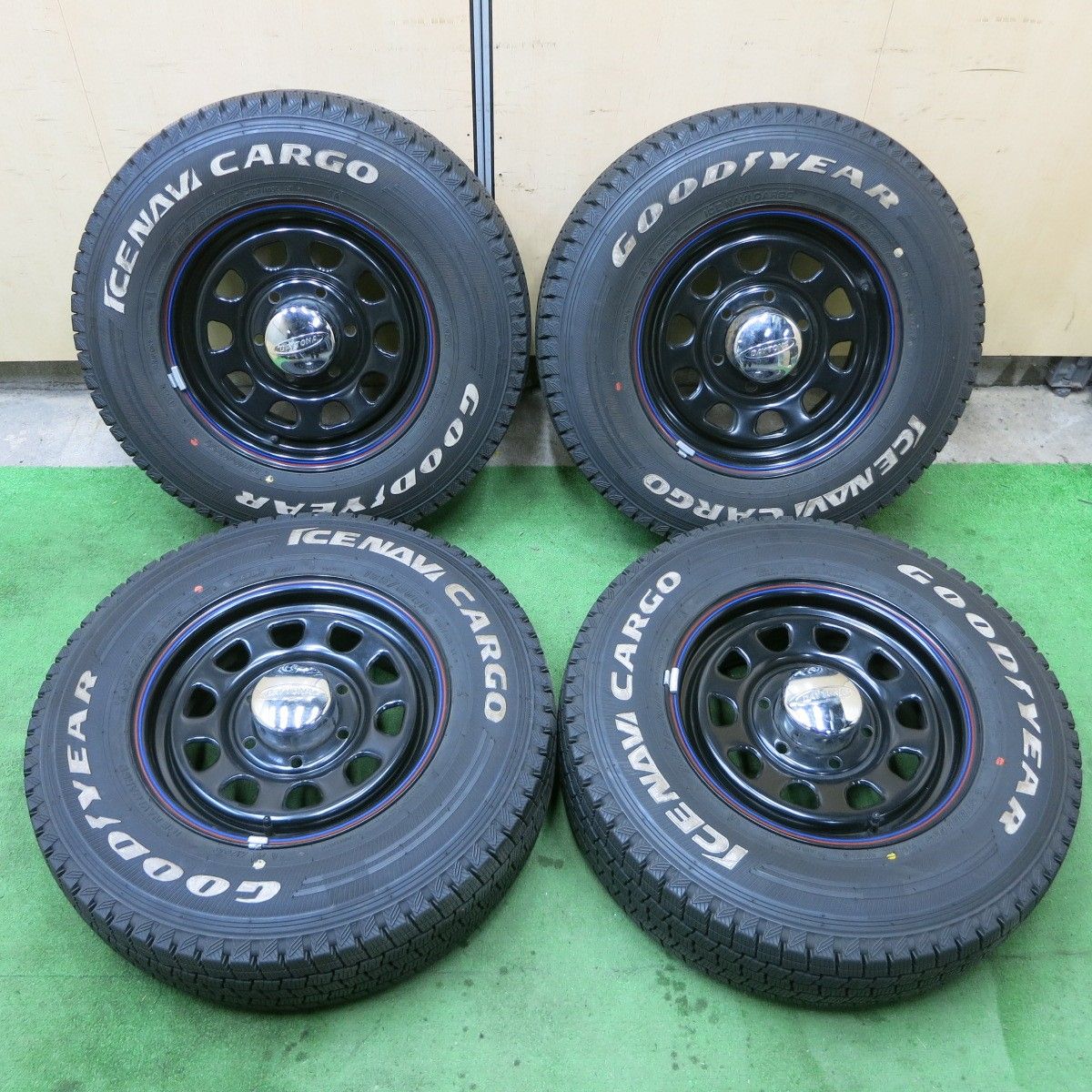 バリ溝！22年！キレイ！9.5分☆ハイエース 等 195/80R15 107/105L