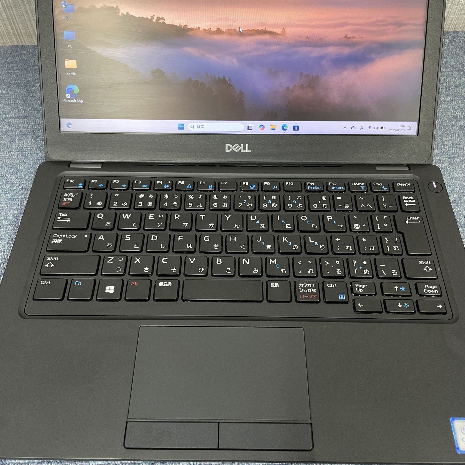 13.3インチ 軽量型ノートパソコン