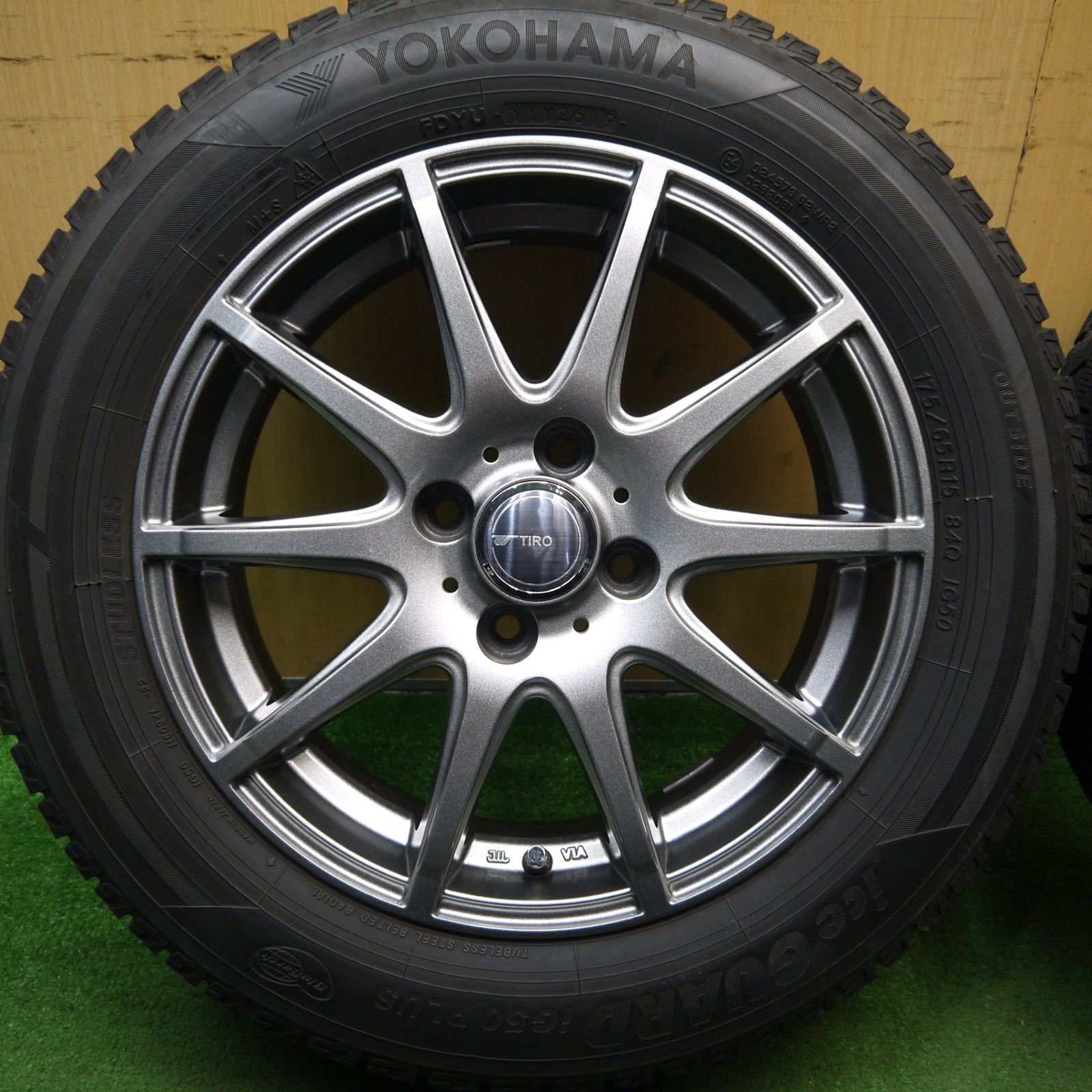 バリ溝 キレイ 8.5分 スタッドレス 175 65R15 ヨコハマ アイスガード iG50 プラス TIRO 15インチ PCD100 4H 5091007Hス