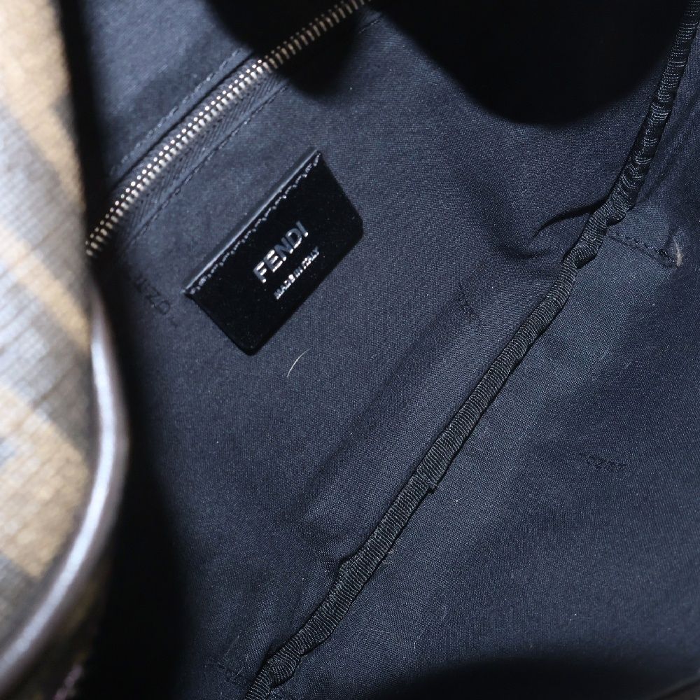 FENDI フェンディ