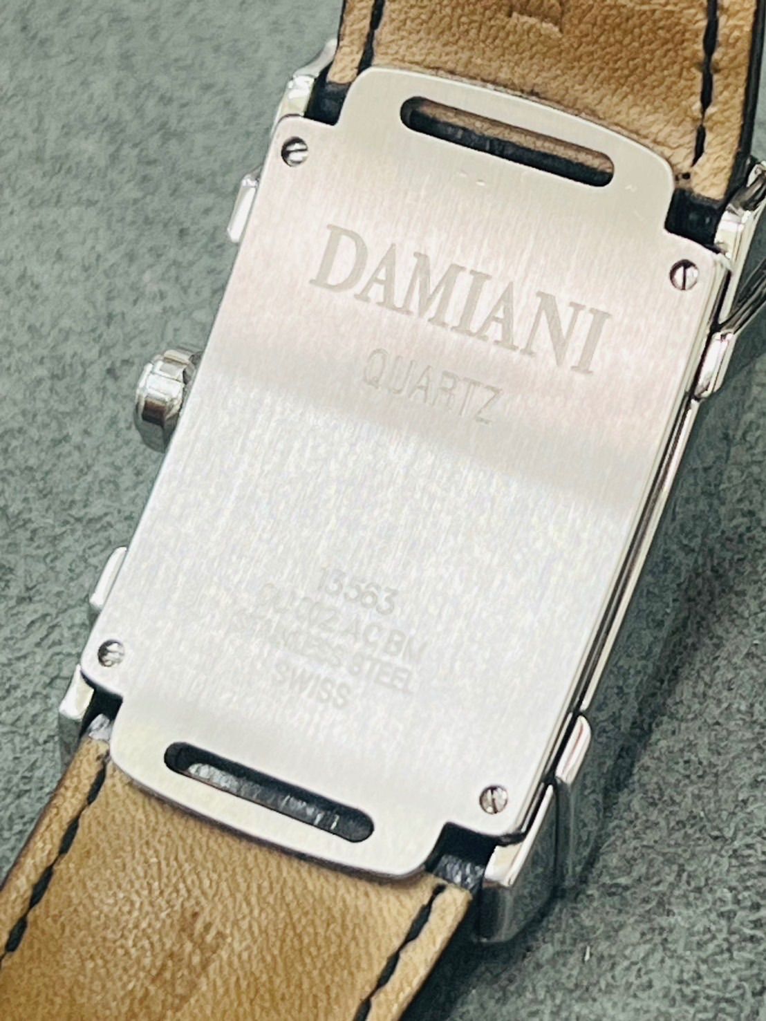 保証書付】DAMIANI ダミアーニ エゴ 11Pダイヤ付 ブラック文字盤 