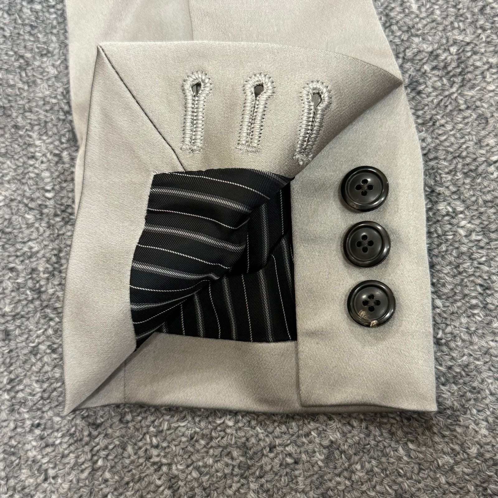 定価38500円 未使用 UNITED TOKYO 23SS ウールサテンタイトフィット 
