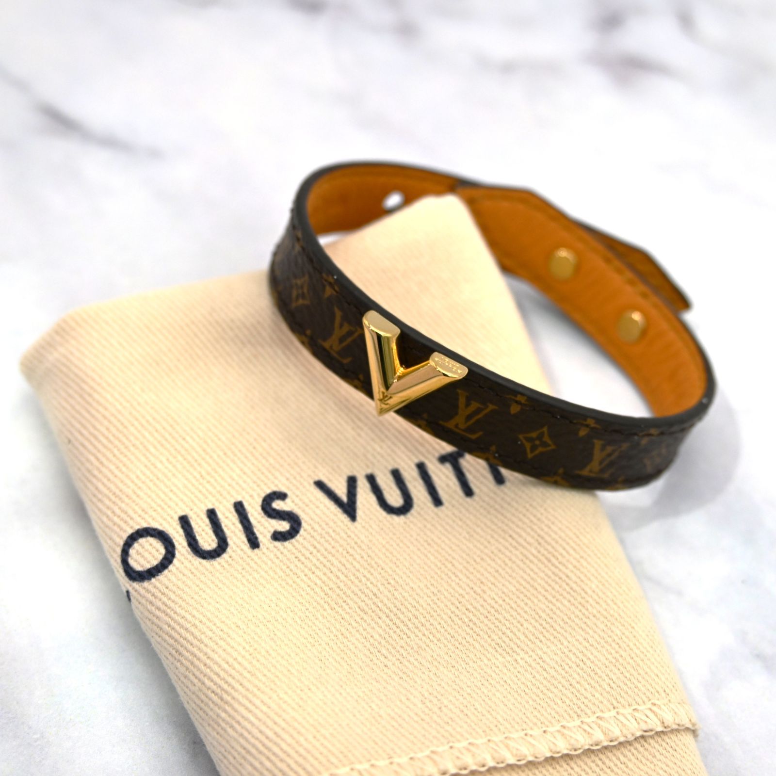 LOUIS VUITTON ルイヴィトン モノグラム ブレスレット エッセンシャルV 17645