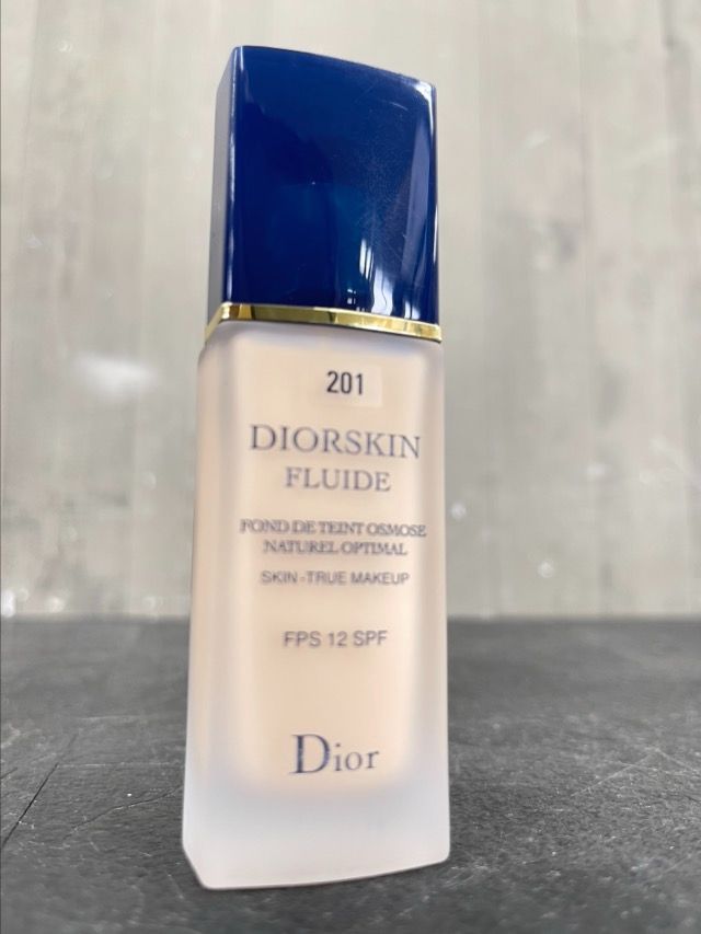 未使用 クリスチャンディオール ディオールスキン フルイド 201 リネン ファンデーション 30ml コスメ ファンデ DIOR /92317