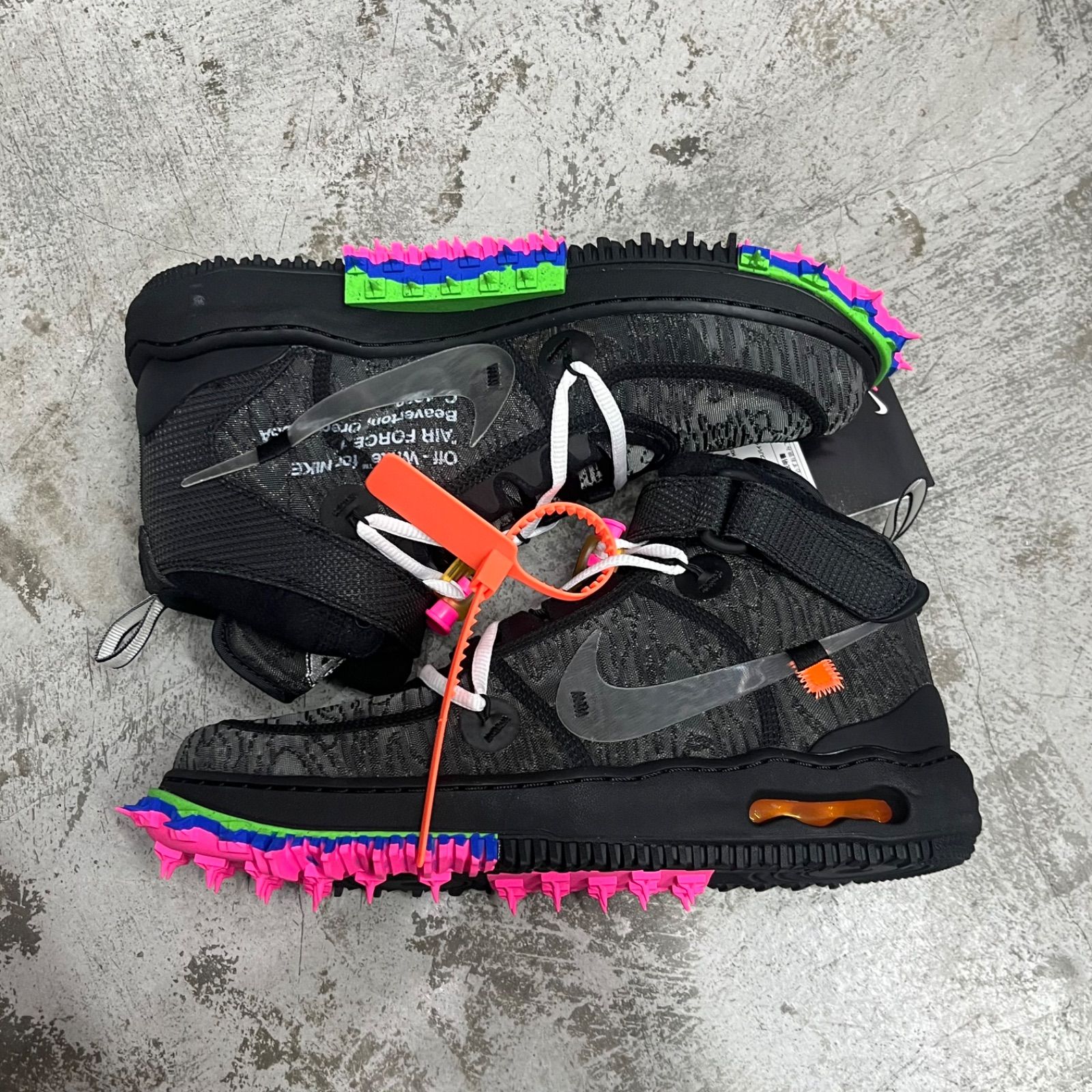 未使用品 Off-White × Nike Air Force 1 Mid 
