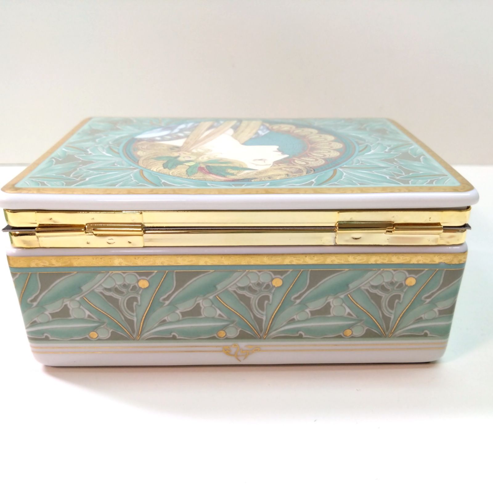 24 アルフォンス・ミュシャ 小物入れ ジュエリーボックス 桃山陶器