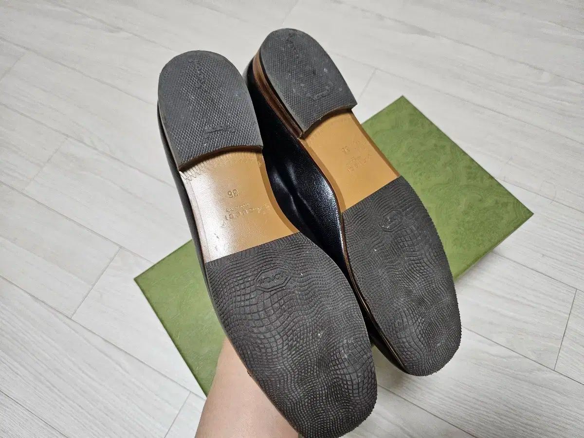 グッチ (フラットシューズ) GUCCI フラットシューズ ホワイト 36 1/2