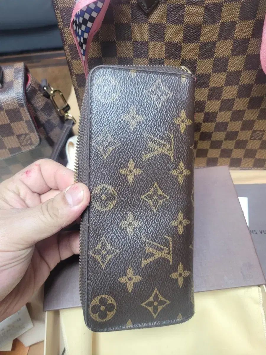 高価な