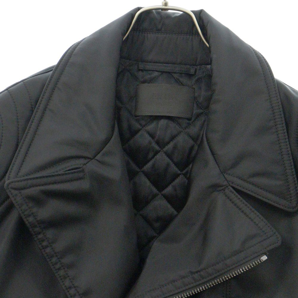 PRADA (プラダ) トライアングルロゴプレート付き リナイロン 中綿入り  