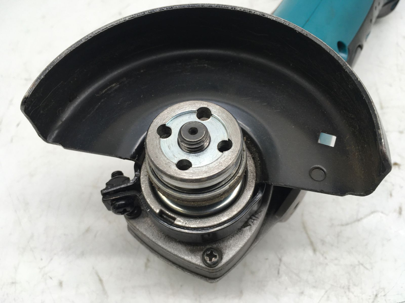 14.4v100mm充電式ディスクグラインダ GA400DZ