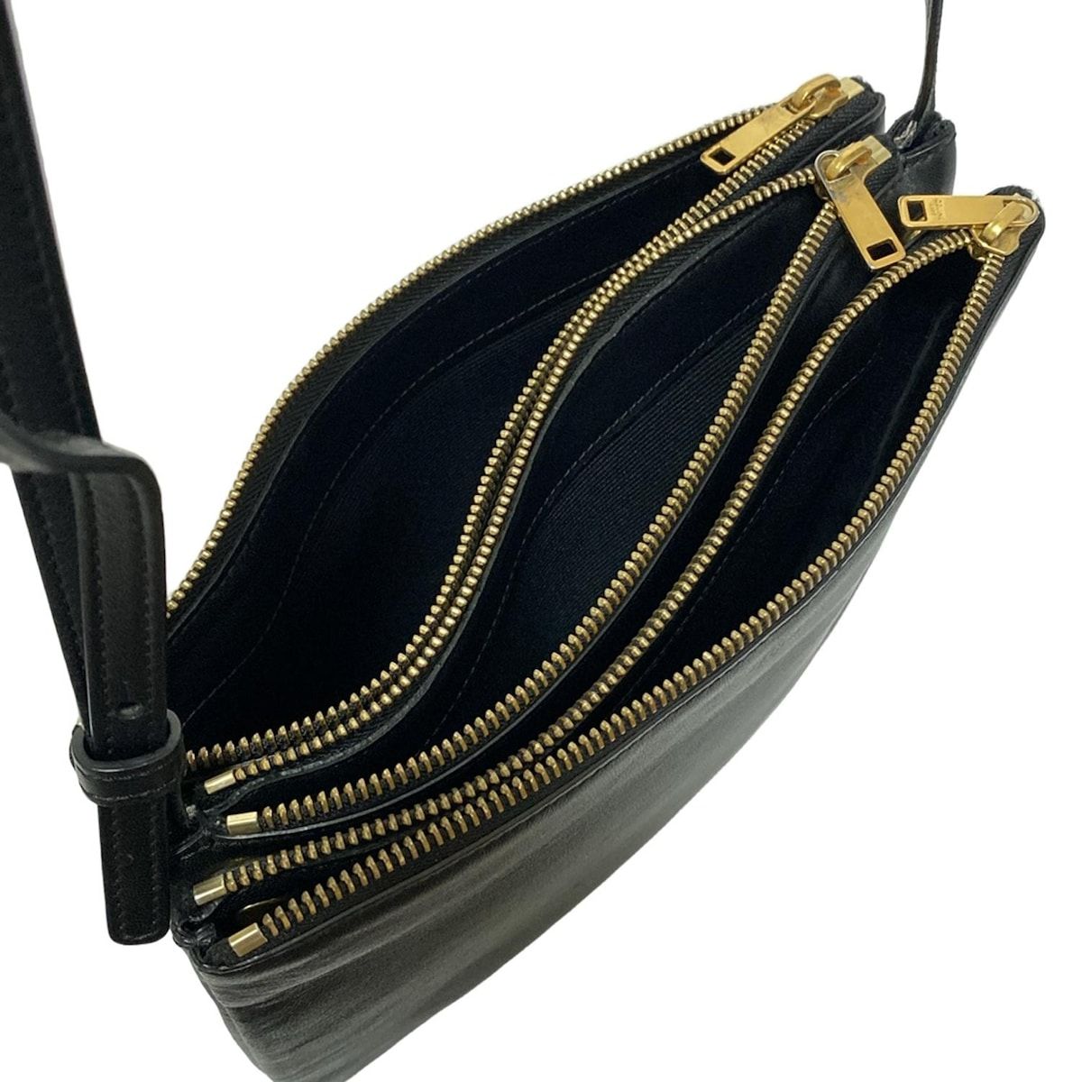 CELINE(セリーヌ) ショルダーバッグ トリオラージ 黒 レザー CELINE(セリーヌ) ショルダーバッグ トリオラージ 黒 レザー