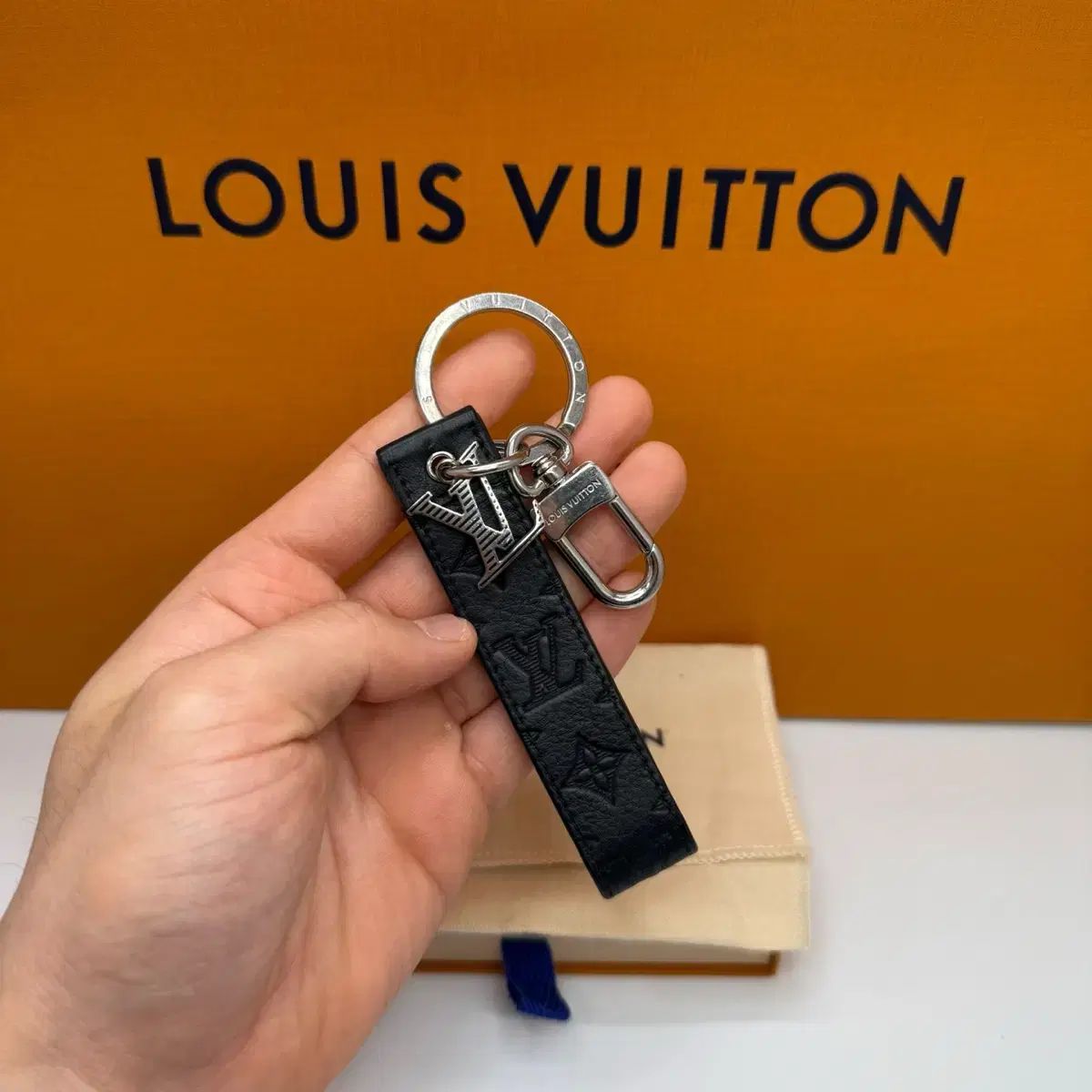 Louis Vuitton ルイヴィトン エクリプス 影 ドラゴンヌ キーリング