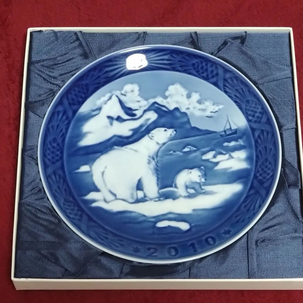 ロイヤルコペンハーゲン イヤープレート 2010年 白熊 シロクマ ロイヤルコペンハーゲン 2010年限定 イヤープレート シロクマ