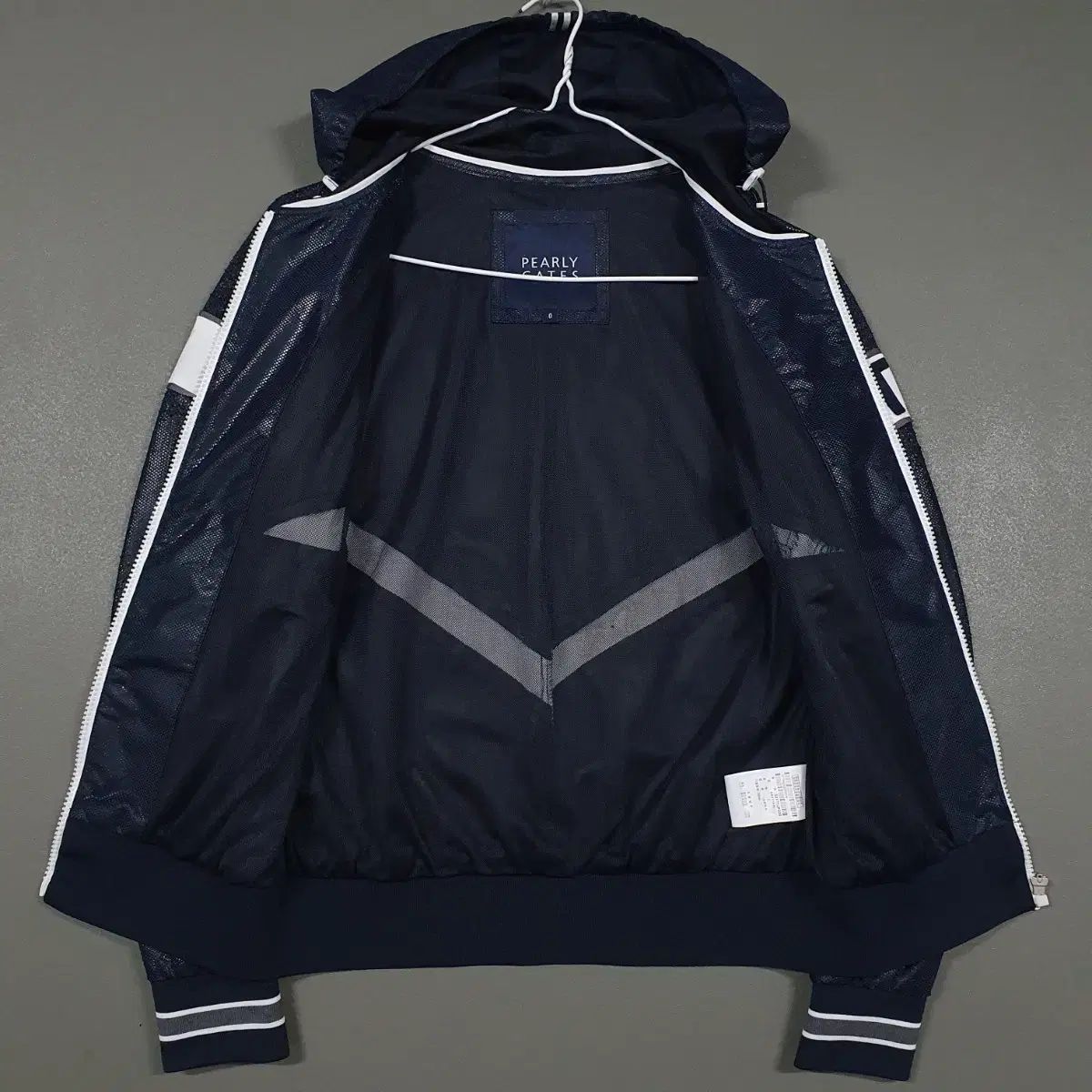 フード ウィンドブレーカー