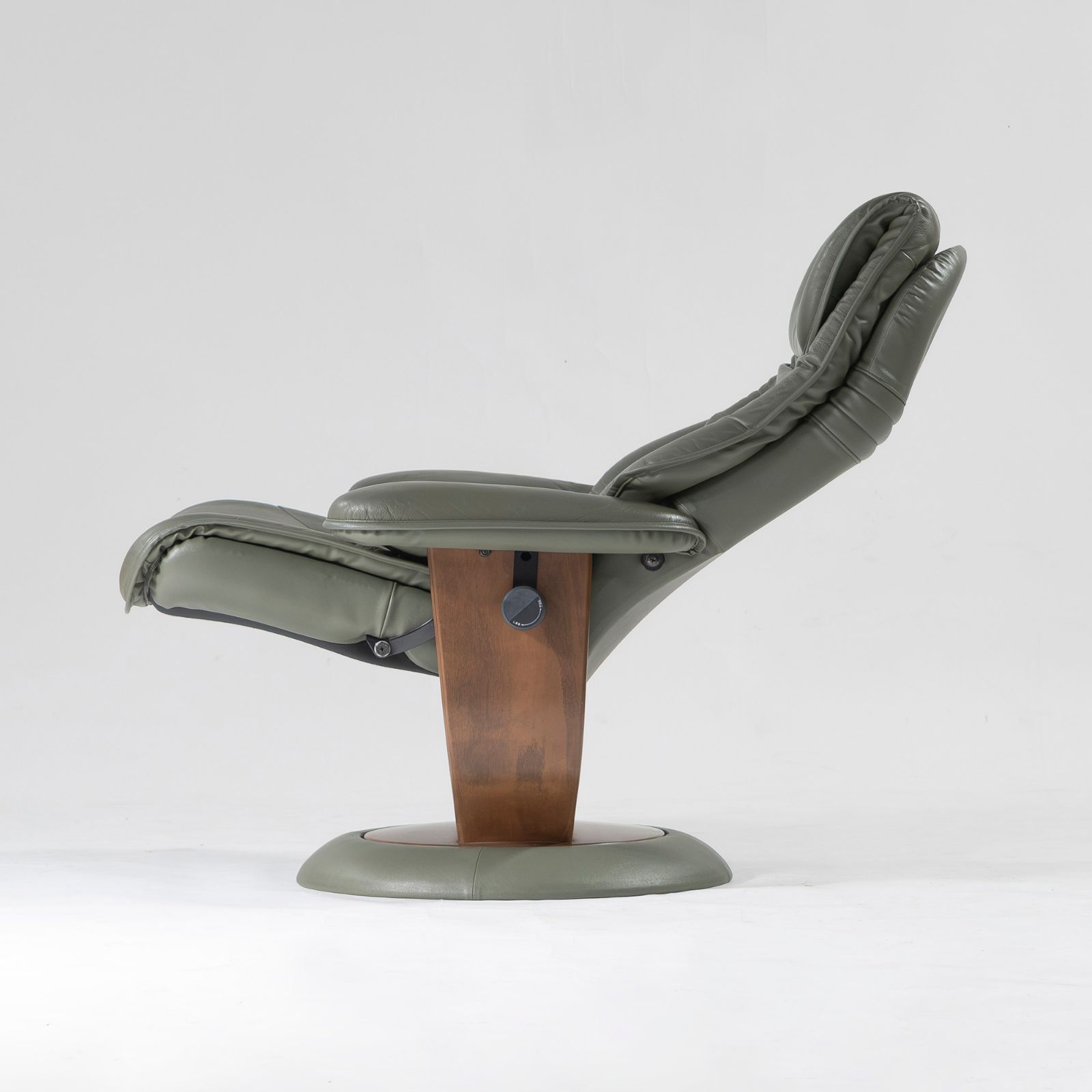 リクライニングチェア カリモク Karimoku RU56 オットマン付 2 レザー 本革 ハーフレザー 回転式 ハイバック シングルソファ ラウンジチェア 一人掛け 和モダン 北欧 ナチュラルモダン 国産家具 家具 NEXPOTALLINN_EU