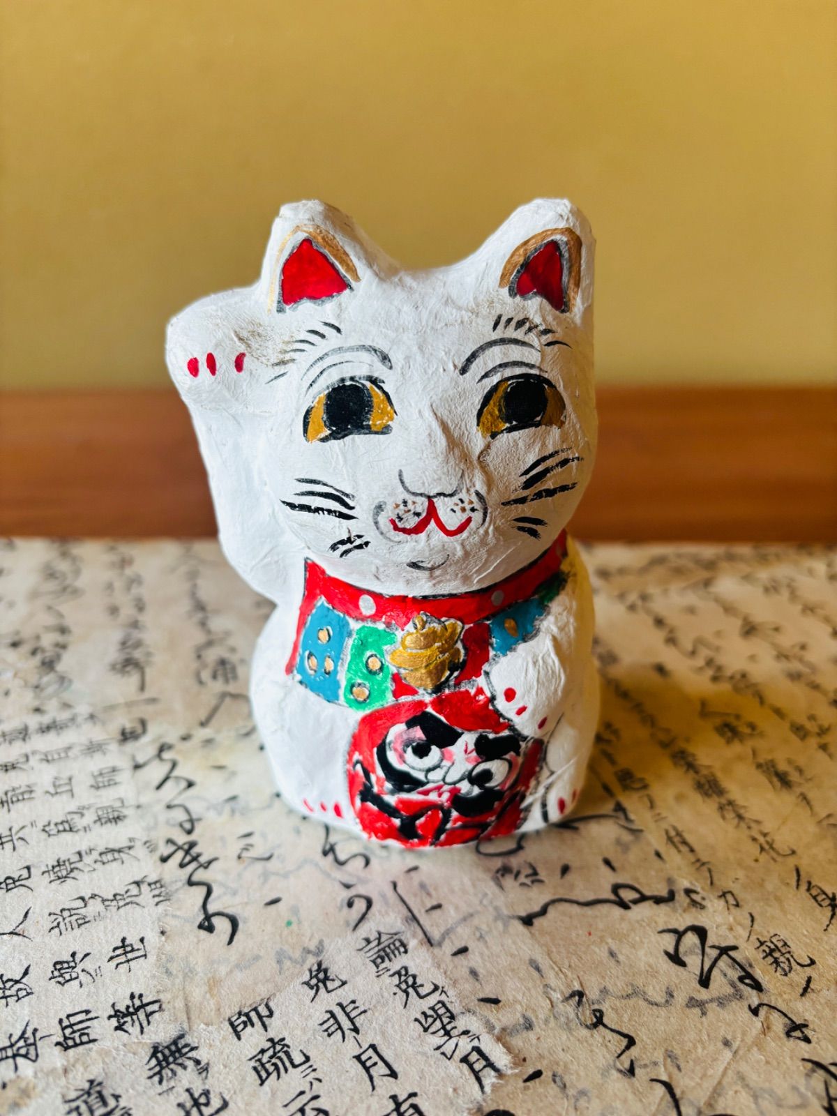 だるま抱き招き猫 一点モノ 希少 作家 創作品 Lucky charm【無病息災