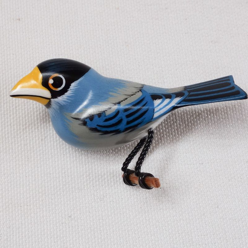 野鳥のブローチ（イカル)・バードカービング イカル 野鳥のブローチ