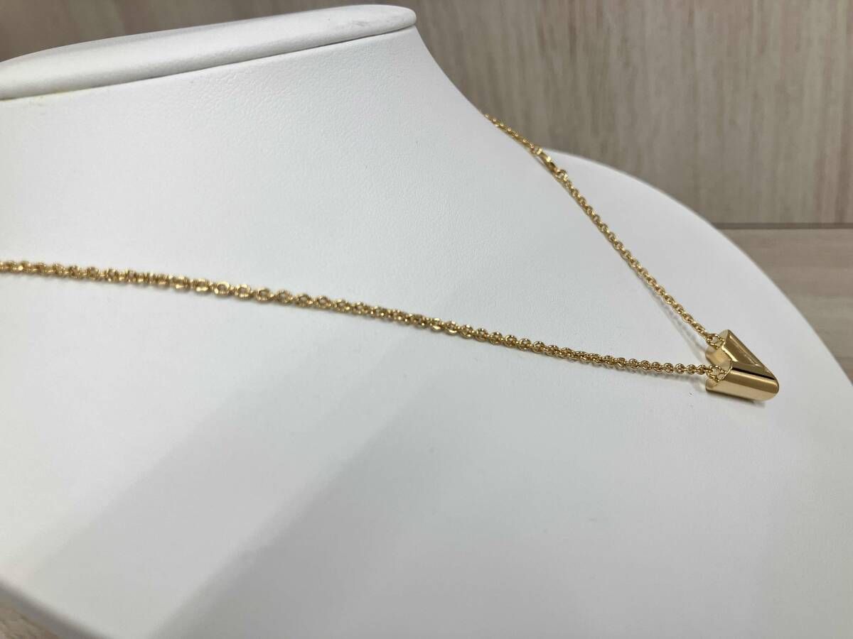 LOUIS VUITTON エッセンシャル ゴールド ネックレス LOUIS VUITTON エッセンシャルVネックレス