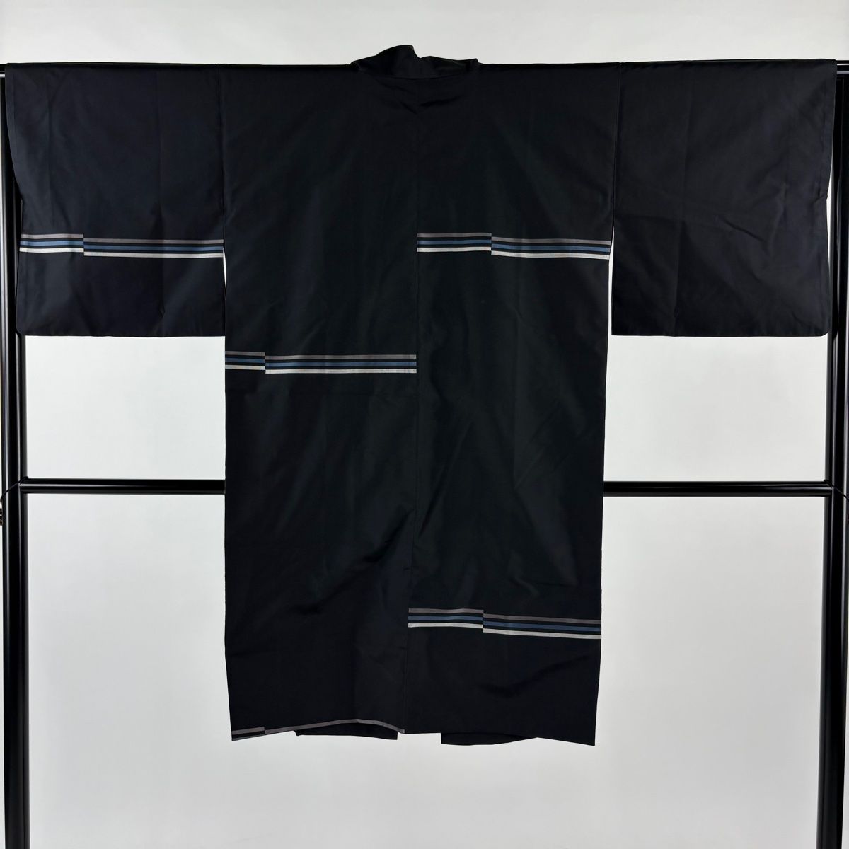 道中着 身丈104cm 裄丈63cm S 和装コート 着物衿 紬地 段縞 黒 正絹 名品