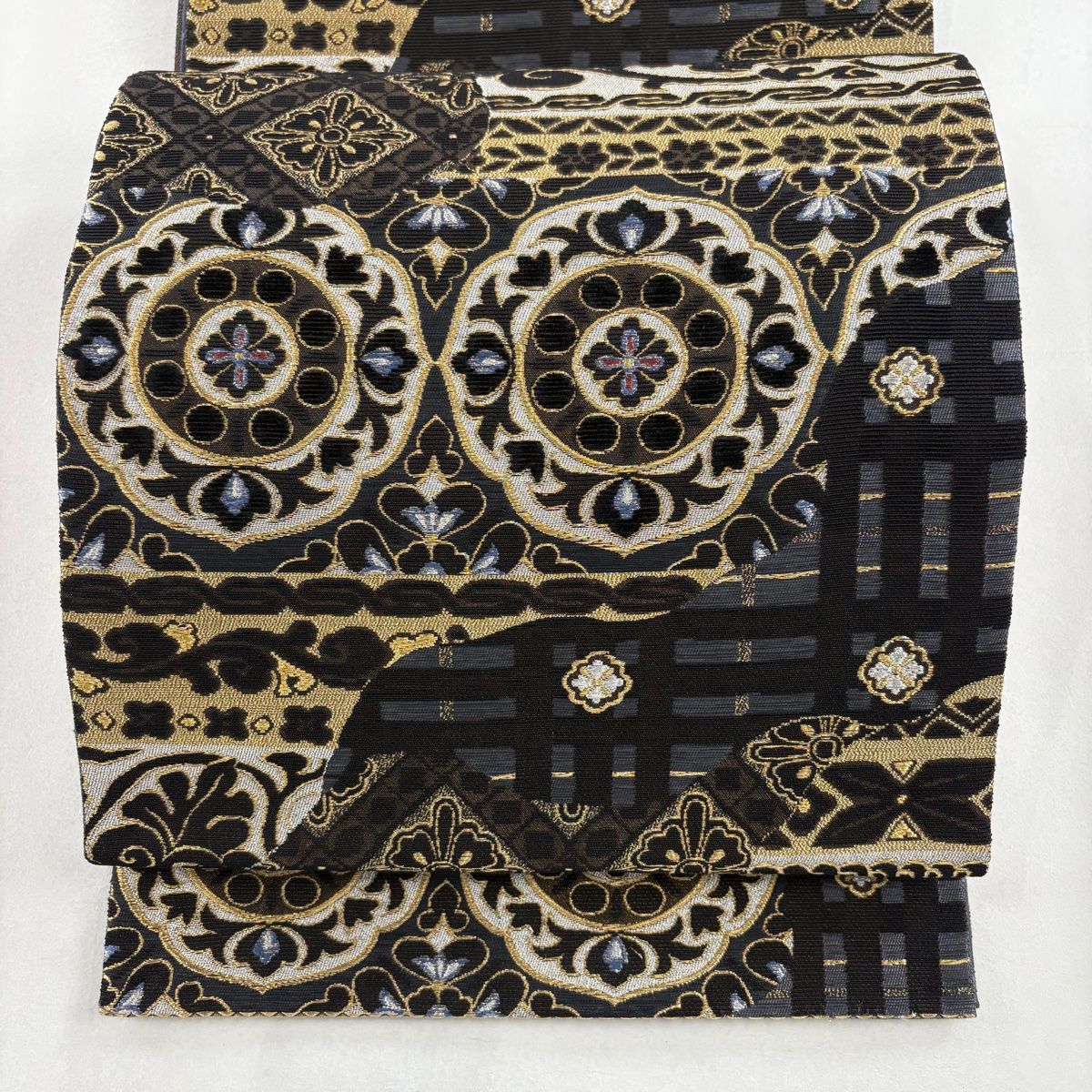 袋帯 秀品 華文 華唐草 刺繍 金銀糸 黒 全通 正絹 【中古】 袋帯 正絹