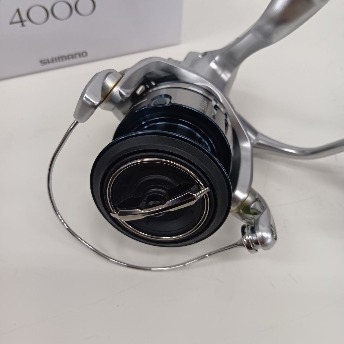 SHIMANO シマノ 04022 釣り用品 リール スピニングリール 19