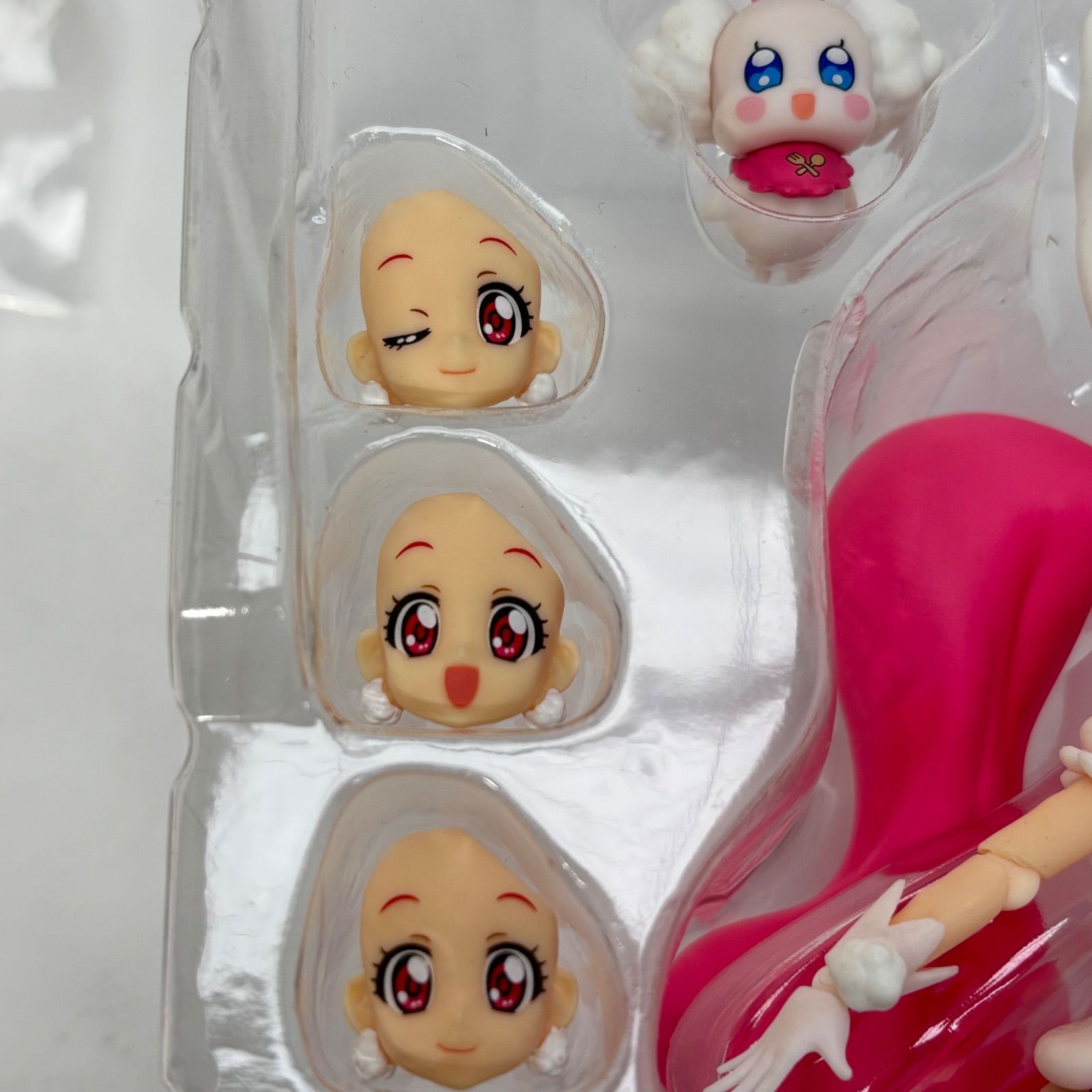 キラキラ⭐︎プリキュアアラモード　S.H.フィギュアーツ キュアホイップ　未開封品 Amazon.co.jp: BANDAI S.H.フィギュアーツ キュアホイップ
