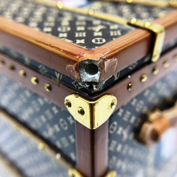 Vuitton