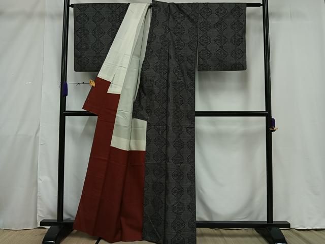 平和屋着物□本場大島紬 7マルキ 麻の葉間道 黒地 正絹 逸品  