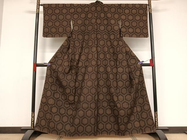 平和屋着物 本場結城紬 重要無形文化財 80亀甲 亀甲文 正絹 AABA4558np