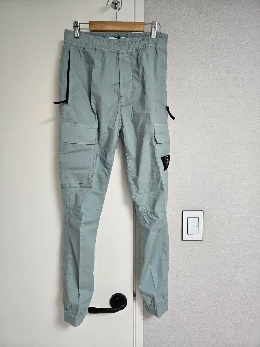 STONE ISLAND ストーンアイランド カーゴパンツ w28 サイズを売ります