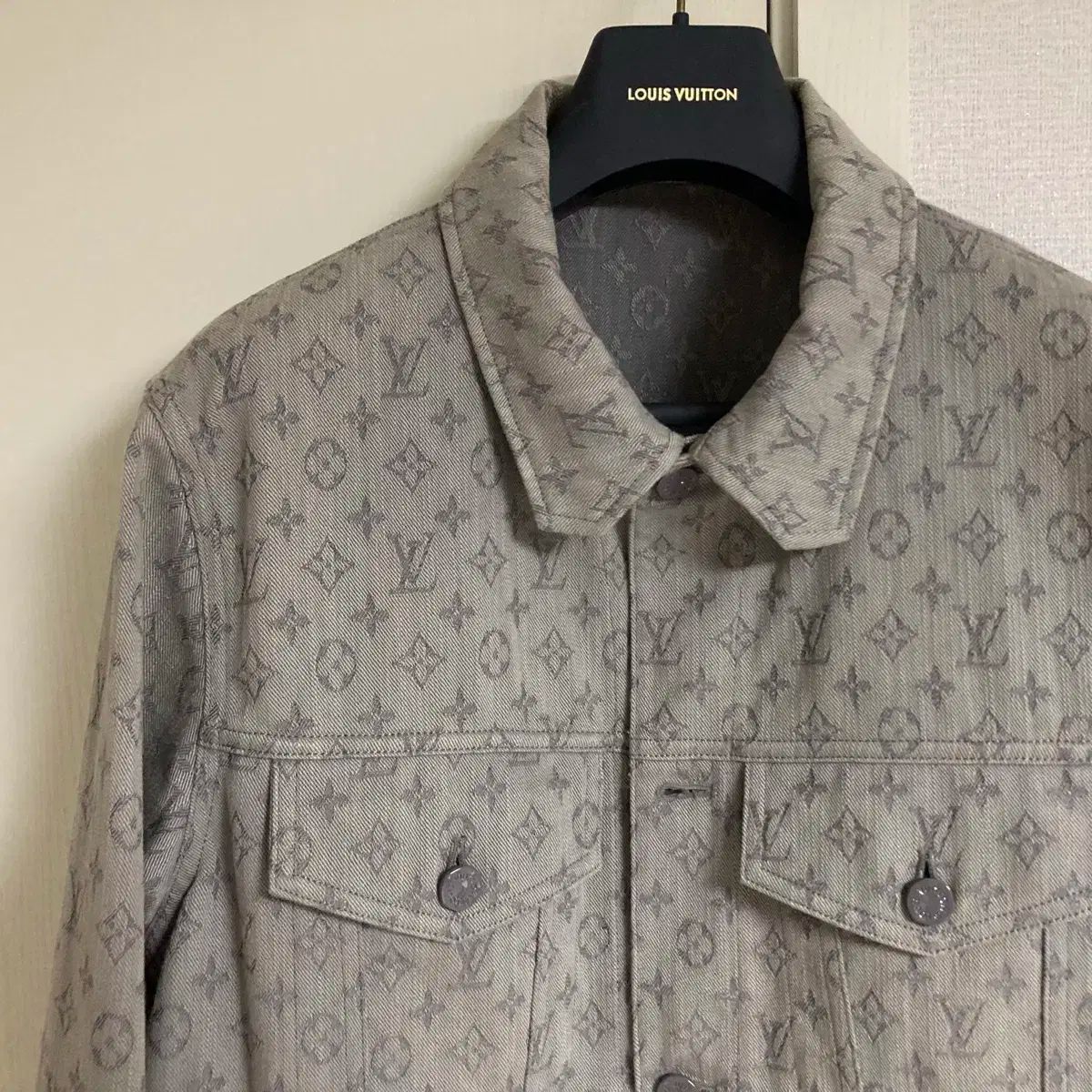 54 Louis Vuitton(ルイヴィトン) モノグラム デニム トラッカー