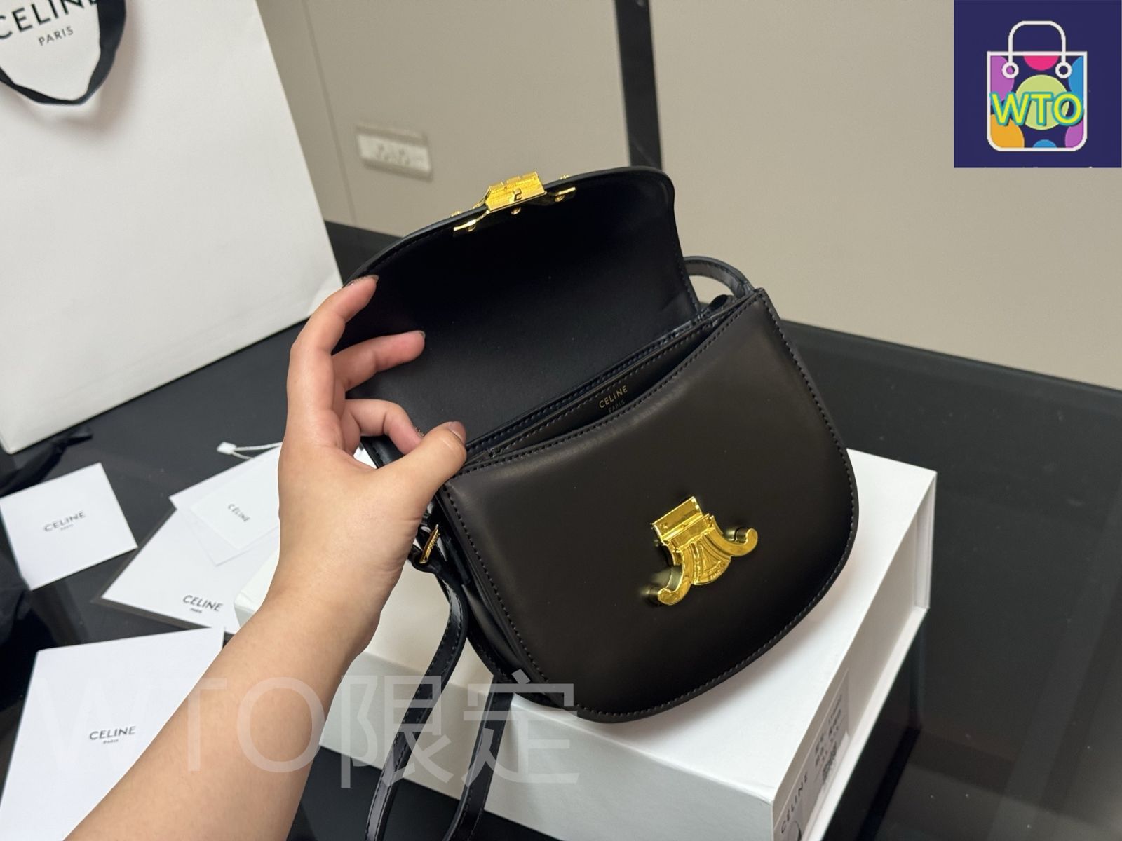 ★ CELINE セリーヌトリオンフ グローブ 関税送料込 国内配送 ★ VIPセール!最愛バック】CELINE Triomphe(セリーヌ トリオンフ