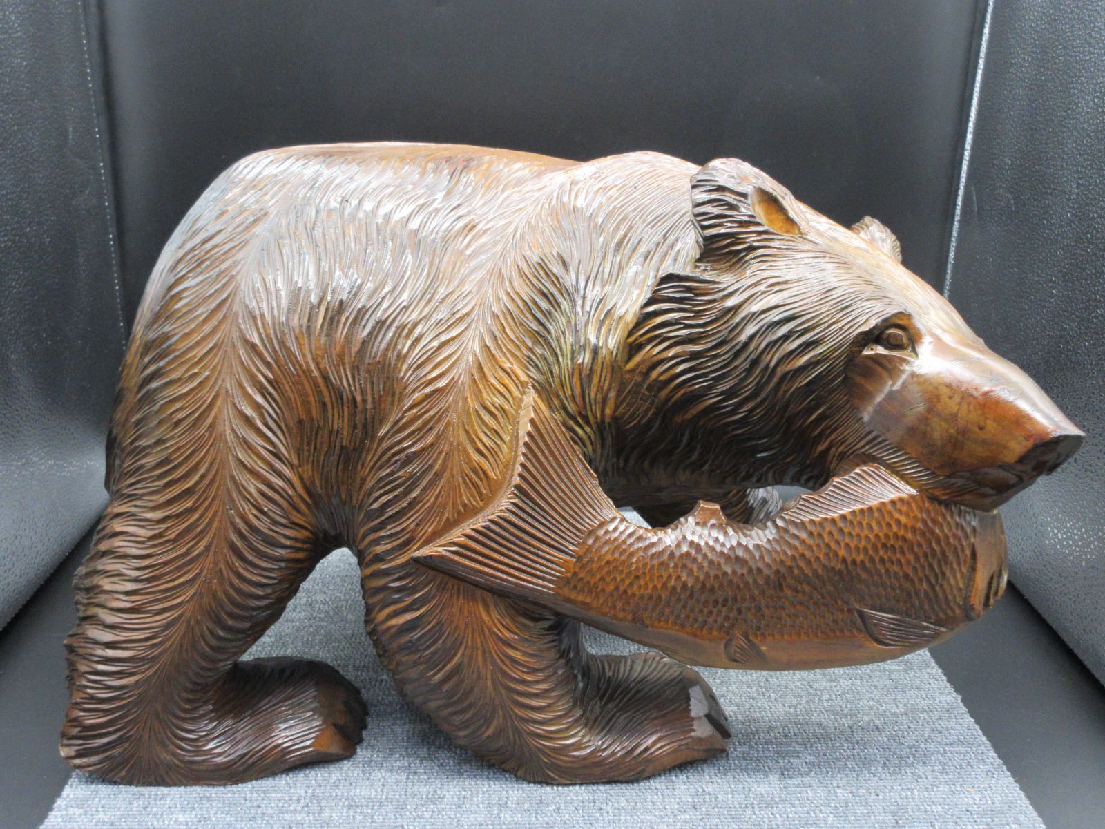 北海道 一本彫巨大熊!! 木彫り 熊 クマ くま 置物 ☆子供の成長記録 