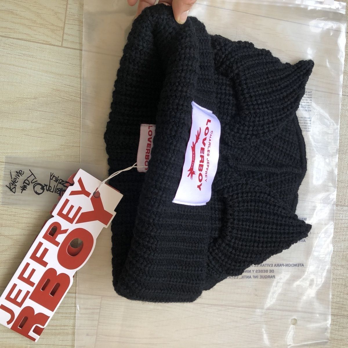 新品未使用CHARLES JEFFREY LOVERBOY ビーニー 猫耳 ニット帽 ブラック 