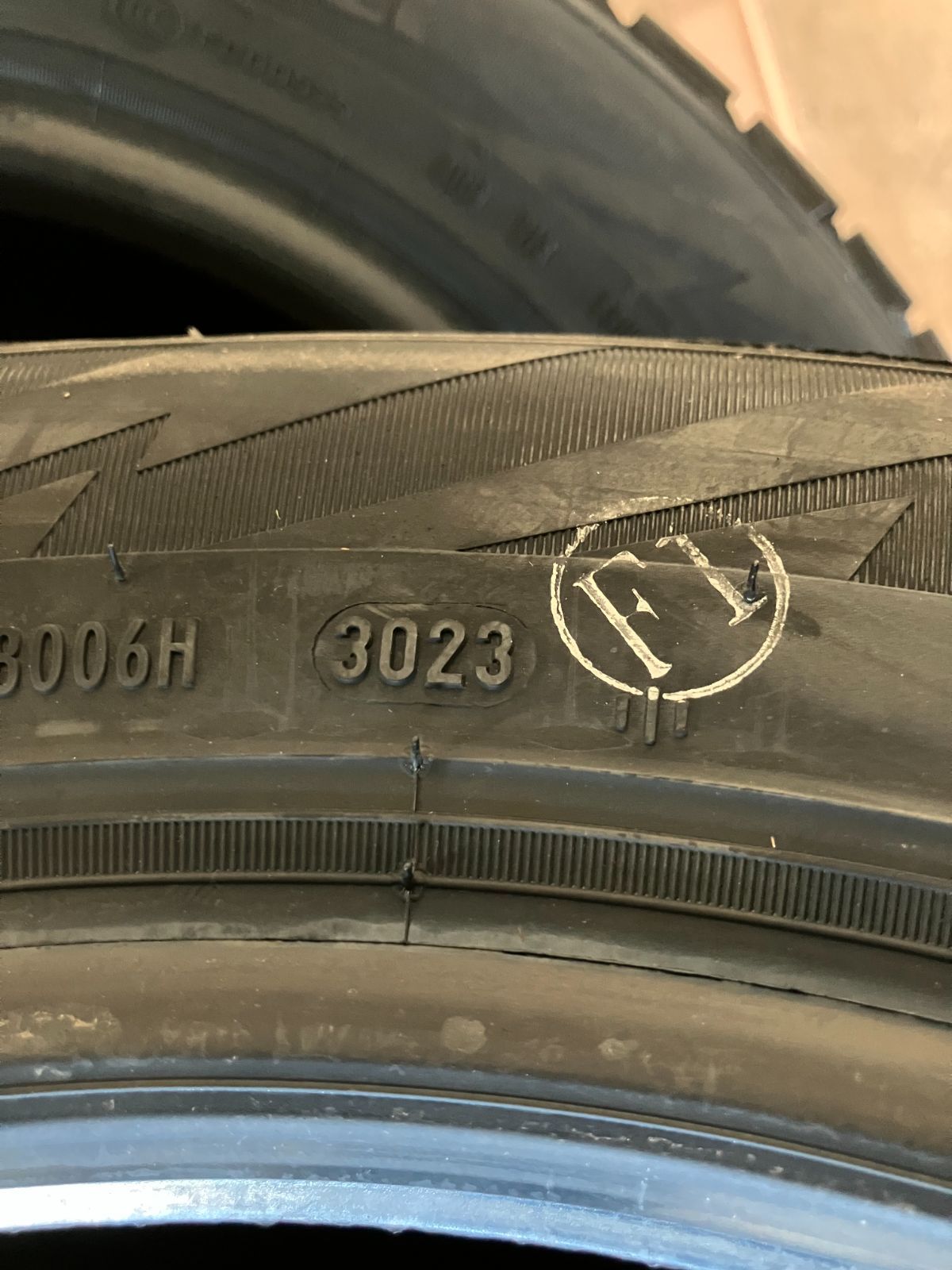 ピレリ 175 65R14 スタッドレスタイヤ 製 2本セット FFCRYSTALESIA_COM