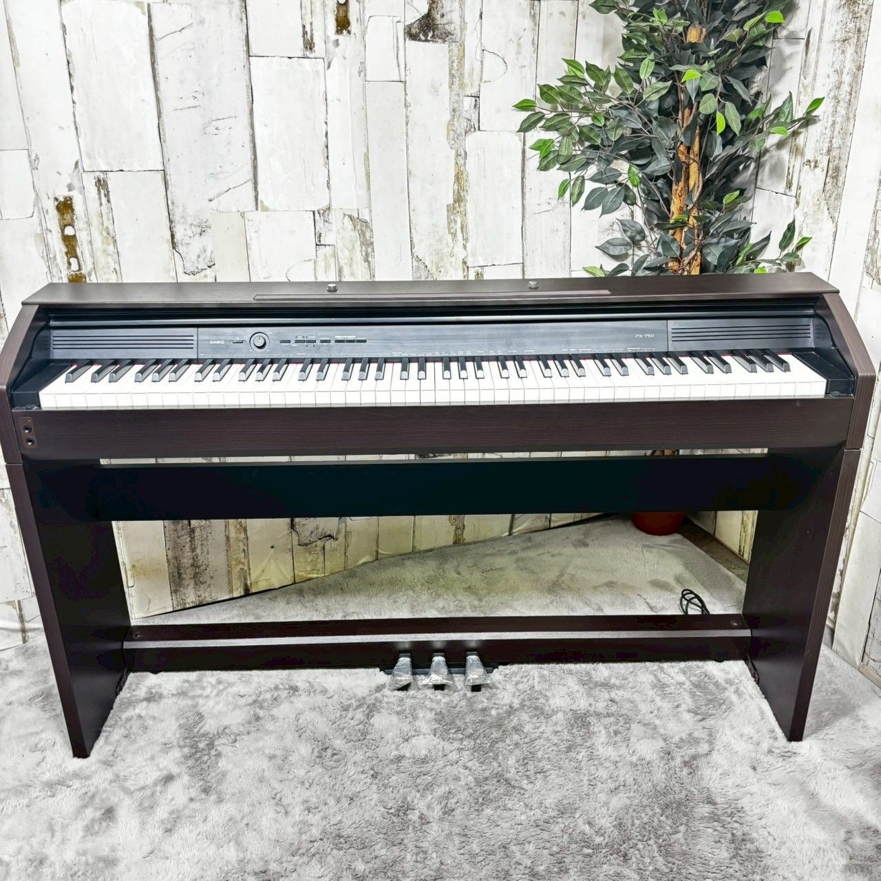 CASIO Privia デジタルピアノ　PX-750　BN　ブラウン PX-750BN_P_L.jpg