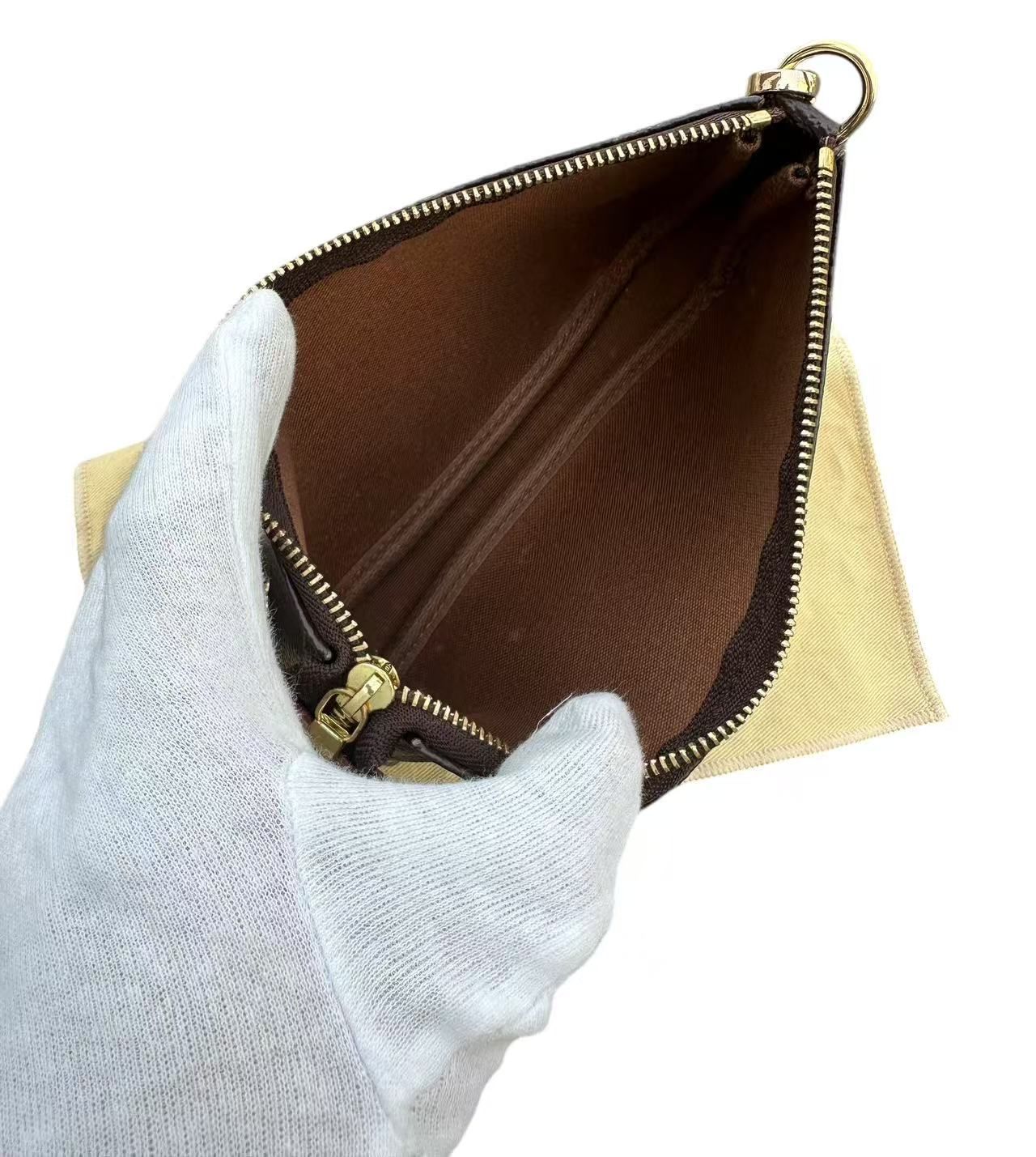 VUITTON ルイヴィトンモノグラムポシェット