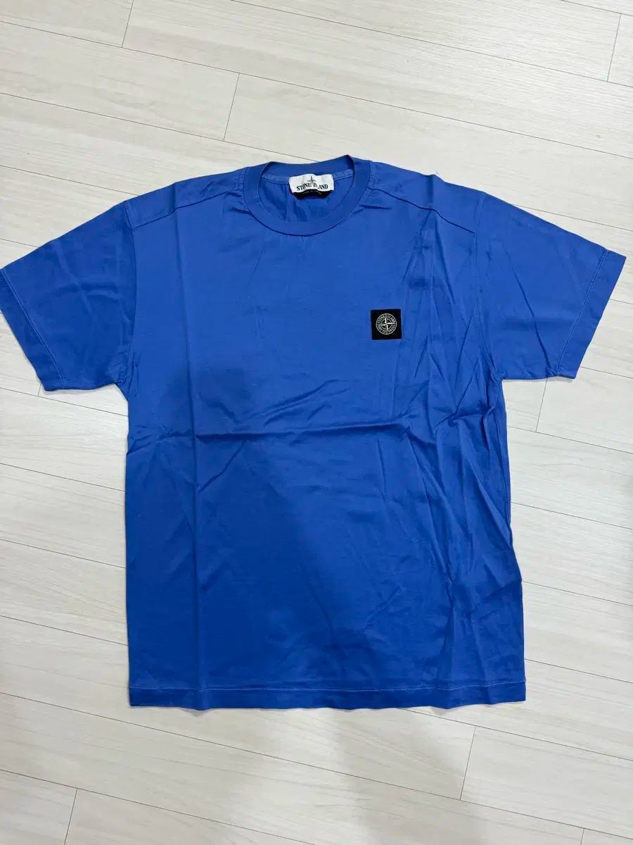 【雷市場（ポンジャン）商品韓国直送】 STONE ISLAND(ストーンアイランド) 正規品 半袖 Tシャツ です