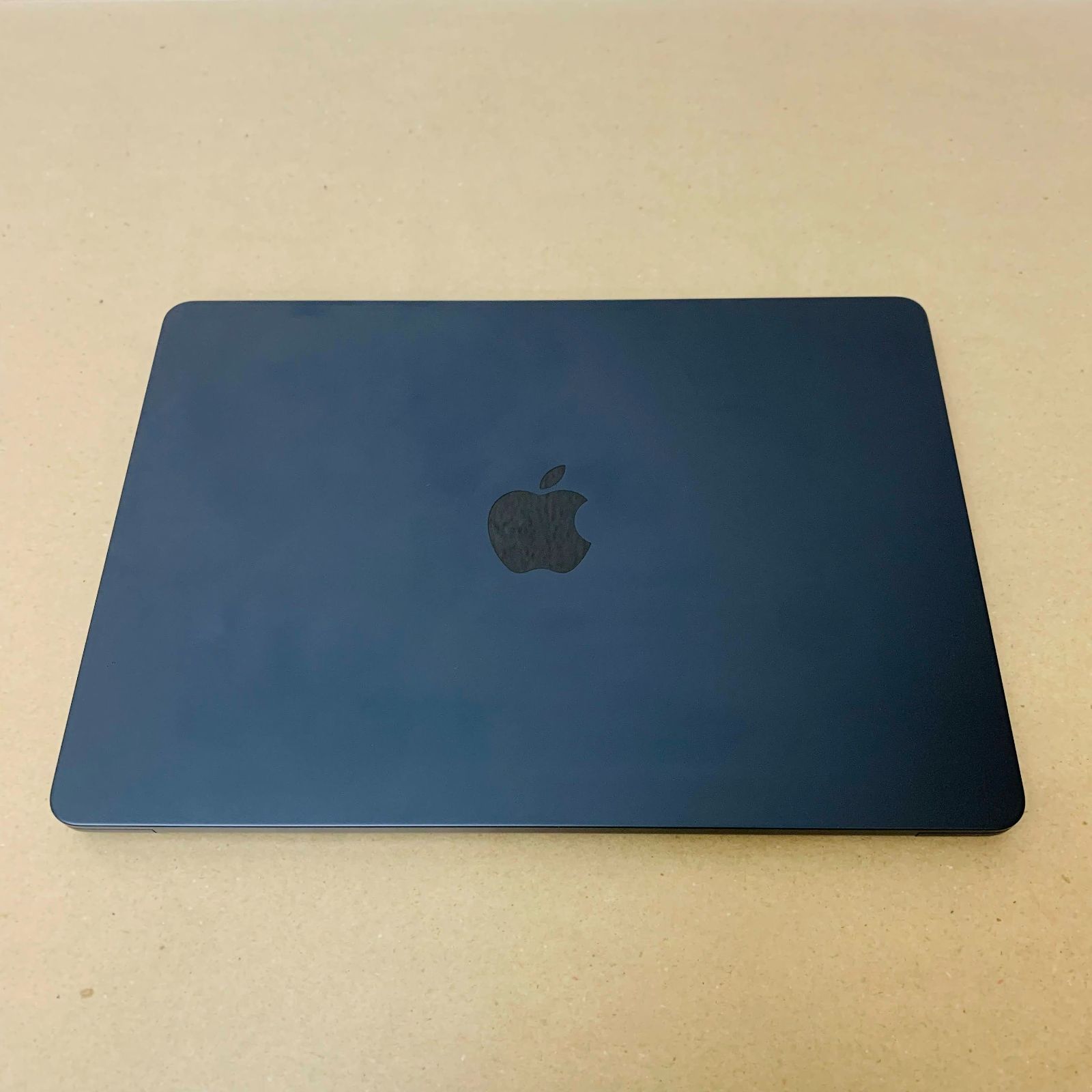 初期化済み 未使用に近い 美品 Apple MacBook Air M2 13インチ