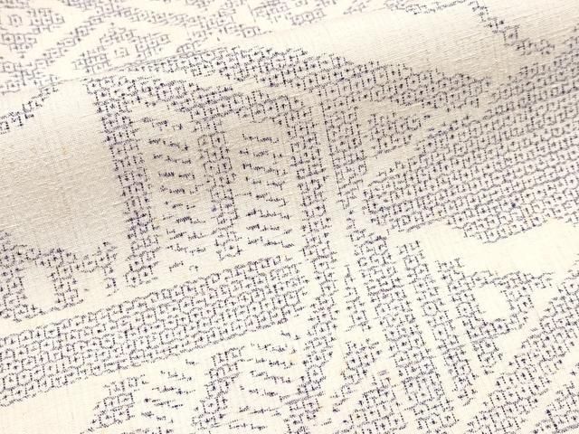 6943■　本場白大島紬　八つ手文　カタス式　経緯絣　美品 6943□本場白大島紬八つ手文カタス式経緯絣美品