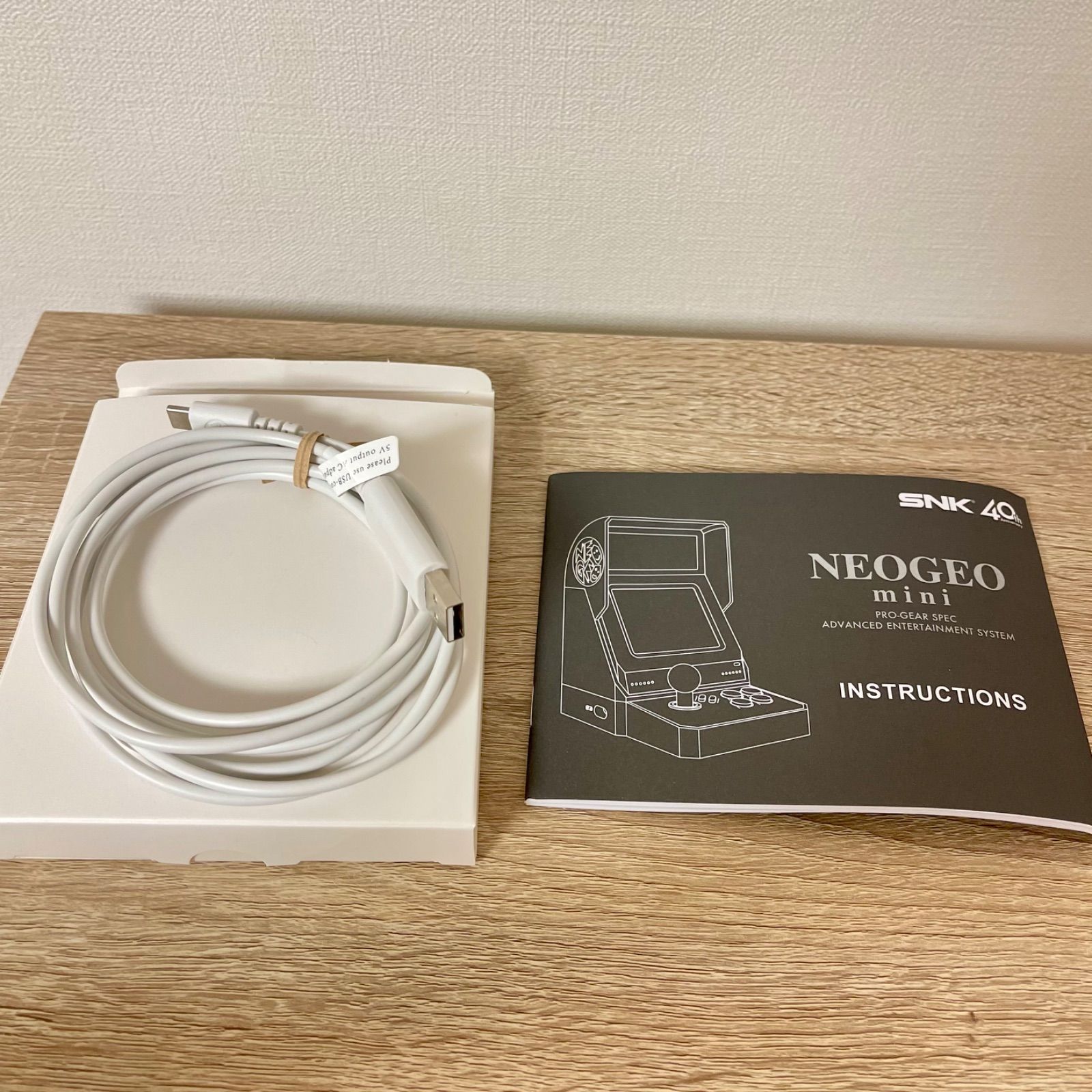【新品·未開封】ネオジオミニ本体+付属品＆【中古】クラシックミニジャンプ　セット 新品·未開封】ネオジオミニ本体+付属品＆【中古】クラシックミニ