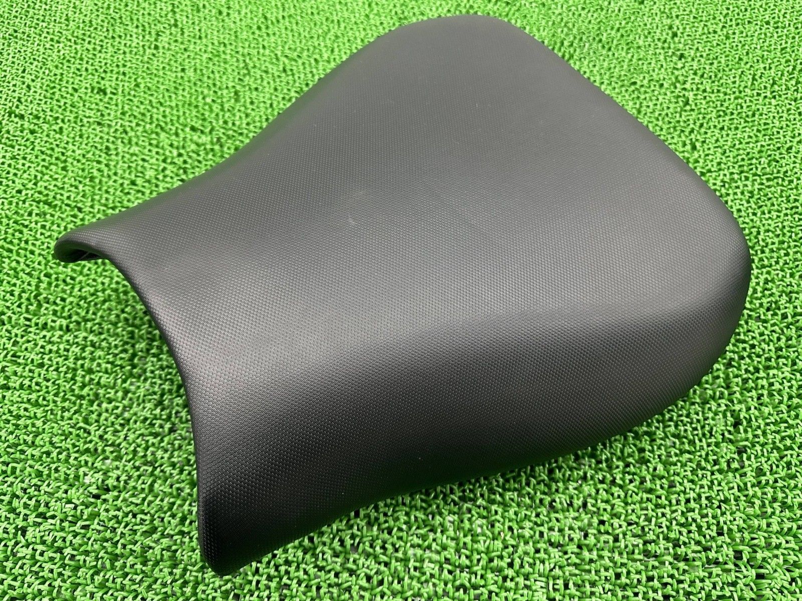 GSX1300Rハヤブサ フロントシート 24F スズキ 純正 バイク 部品 GW71A S 初代隼 メインシート 修復素材に 品薄 nJ