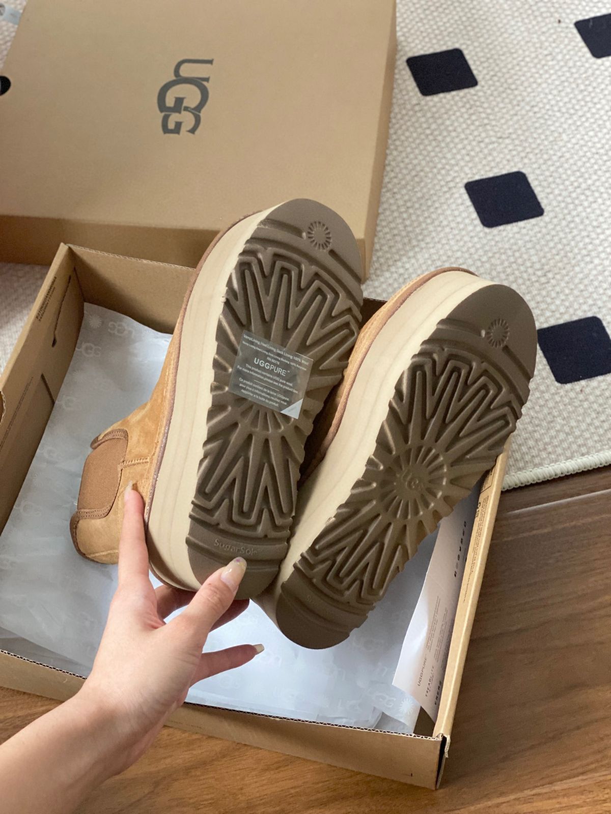 新品 UGG アグ ブーツ レディース チェルシー 厚底5cm - PIOK - メルカリ