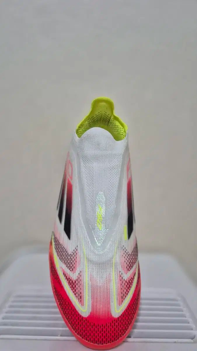 adidas F50 PRO サッカーシューズ ホワイト/ブラック アディダス