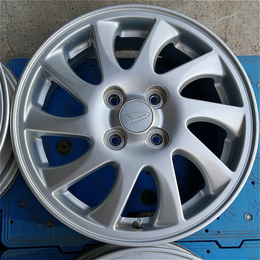 ダイハツ純正ホイール、中古アルミ15Ｘ4.5J タント、ムーブ等、他軽自動車に ダイハツ純正ホイール、中古アルミ15X4.5J タント、ムーブ等